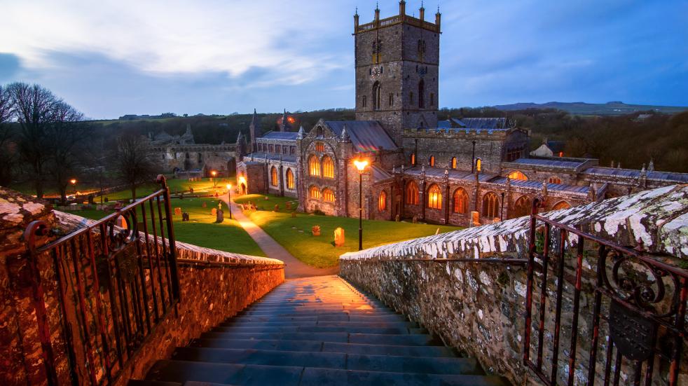 st david's cathedral at night in winter